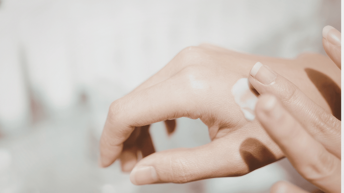 Retinol in winter: how to start without irritation