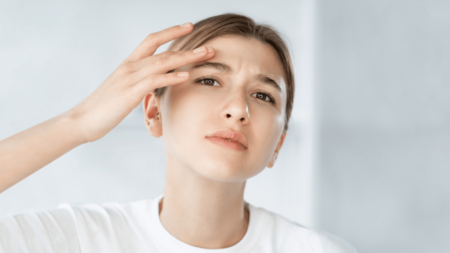 Oily skin in summer: how to control shine without drying out your skin